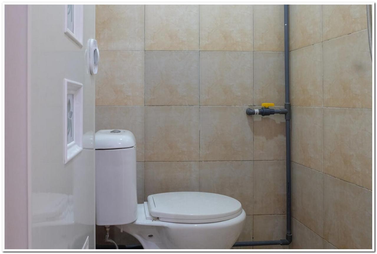Reddoorz Near Penimbangan Beach Singaraja Ngoại thất bức ảnh