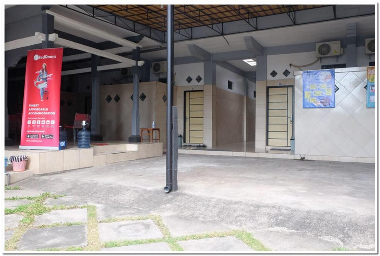Reddoorz Near Penimbangan Beach Singaraja Ngoại thất bức ảnh