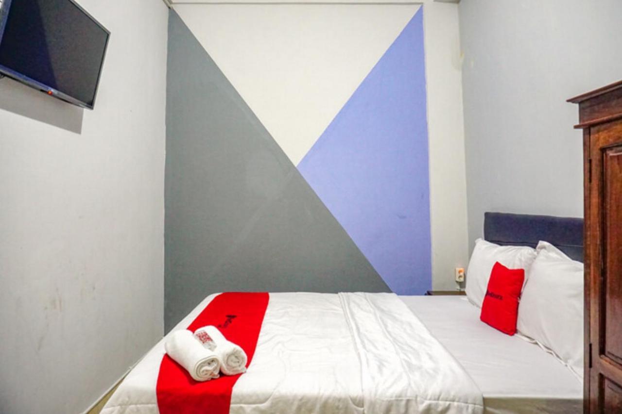 Reddoorz Near Penimbangan Beach Singaraja Ngoại thất bức ảnh