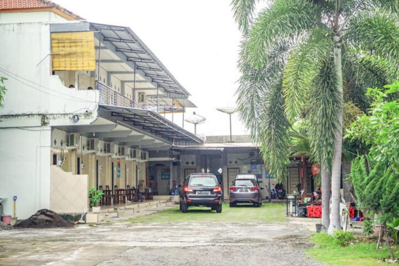 Reddoorz Near Penimbangan Beach Singaraja Ngoại thất bức ảnh