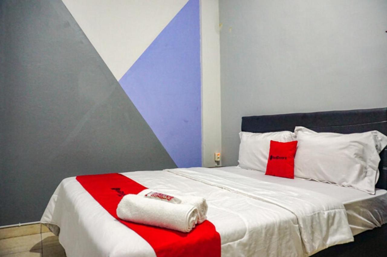 Reddoorz Near Penimbangan Beach Singaraja Ngoại thất bức ảnh