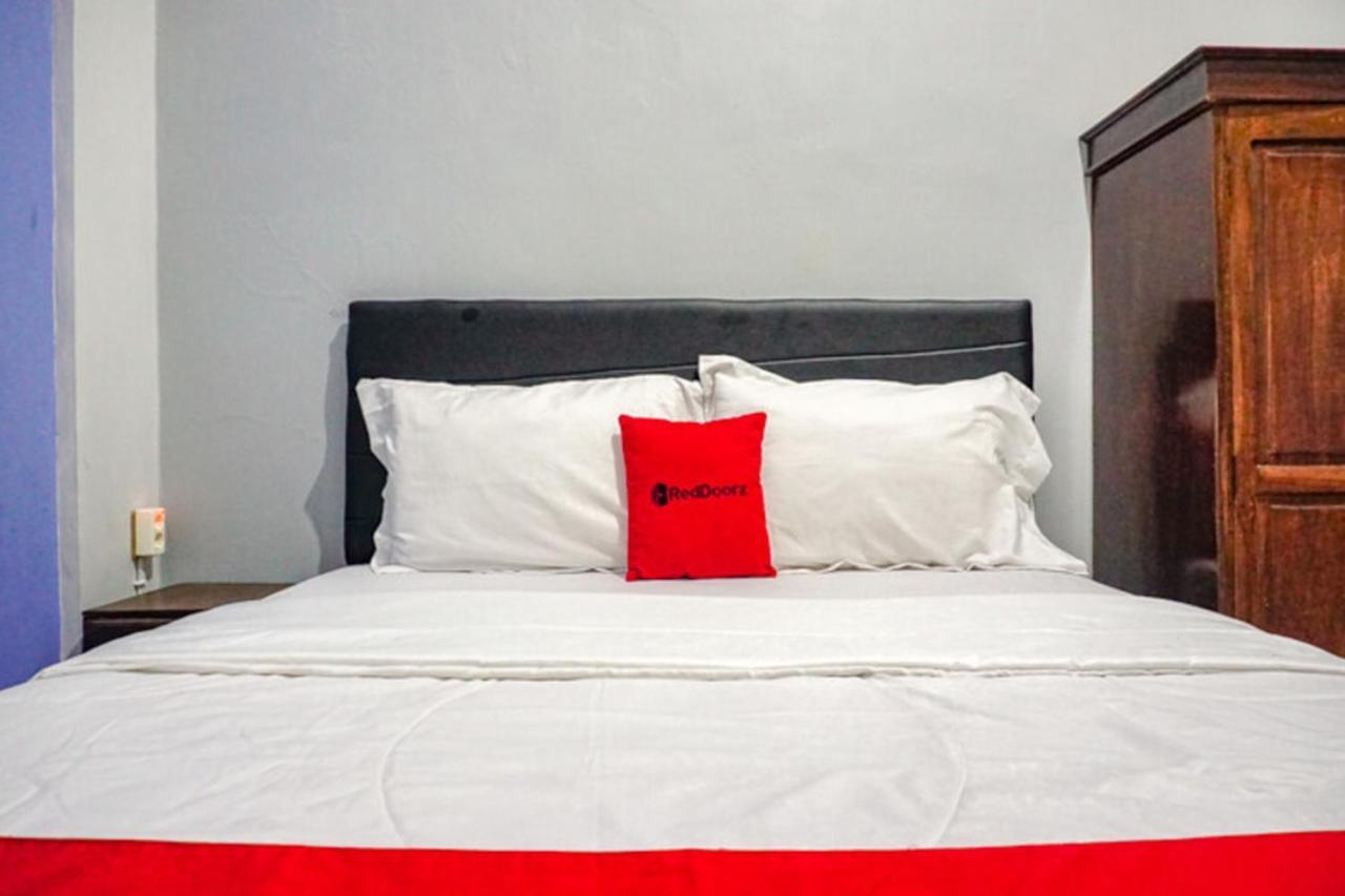 Reddoorz Near Penimbangan Beach Singaraja Ngoại thất bức ảnh
