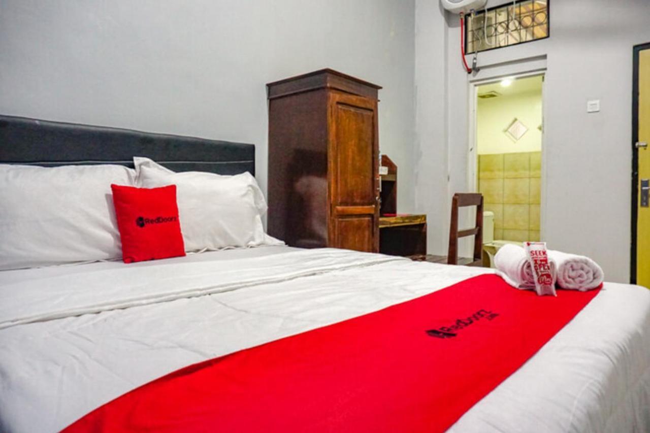 Reddoorz Near Penimbangan Beach Singaraja Ngoại thất bức ảnh