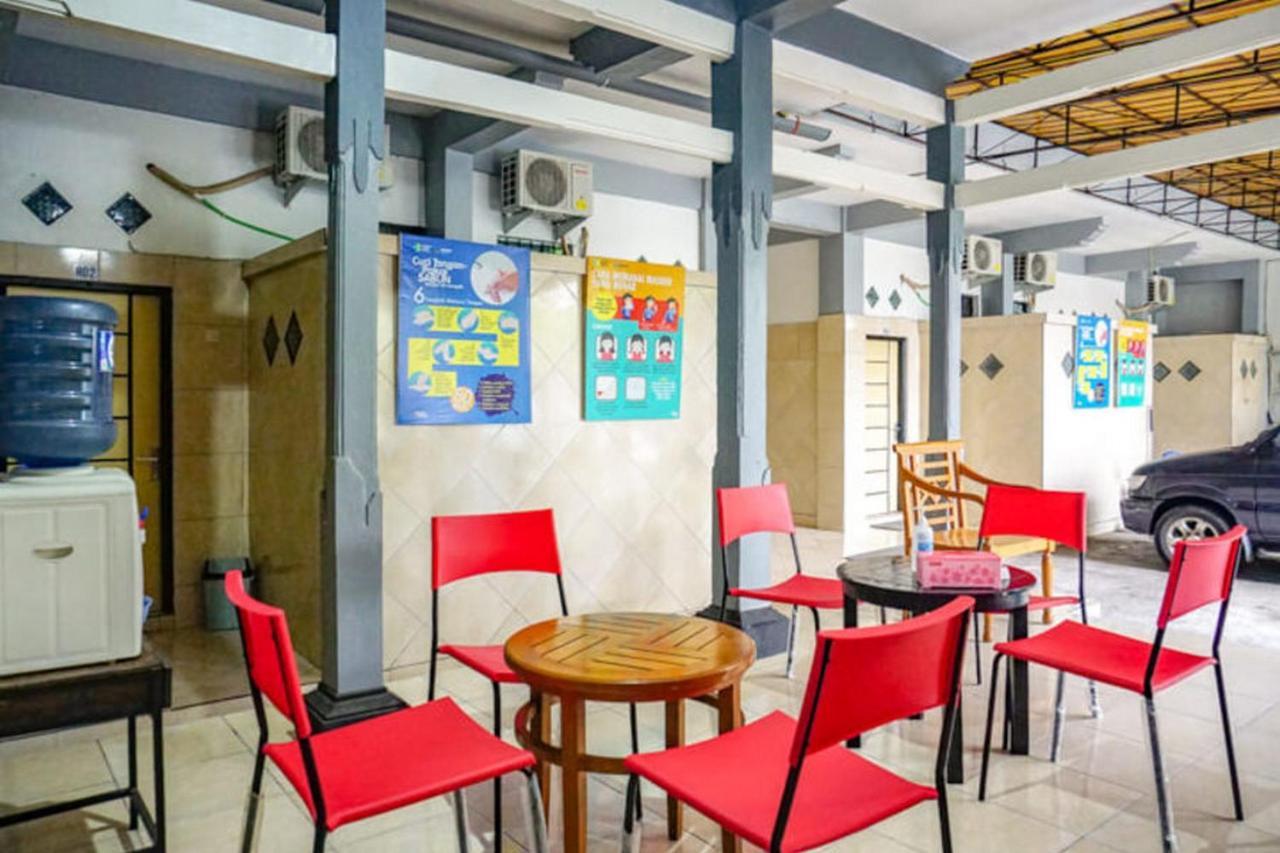 Reddoorz Near Penimbangan Beach Singaraja Ngoại thất bức ảnh