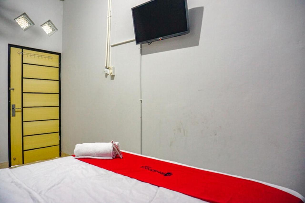 Reddoorz Near Penimbangan Beach Singaraja Ngoại thất bức ảnh