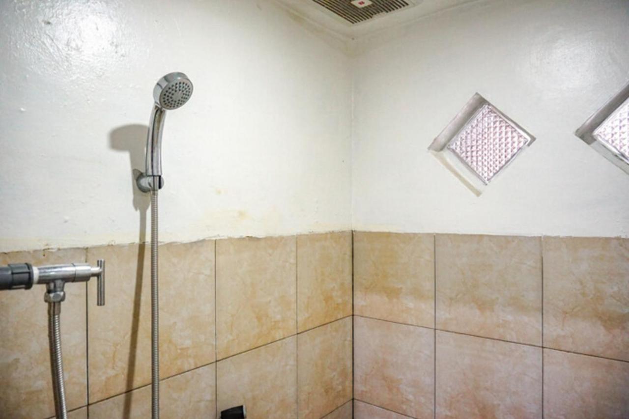 Reddoorz Near Penimbangan Beach Singaraja Ngoại thất bức ảnh