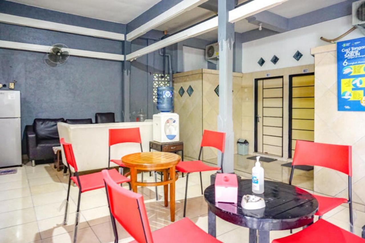 Reddoorz Near Penimbangan Beach Singaraja Ngoại thất bức ảnh