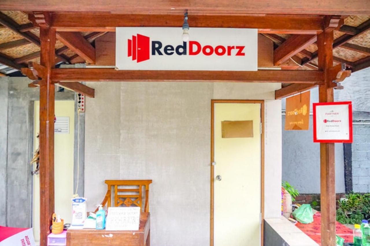 Reddoorz Near Penimbangan Beach Singaraja Ngoại thất bức ảnh